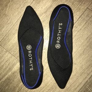 Black pointed toe Rothy’s
